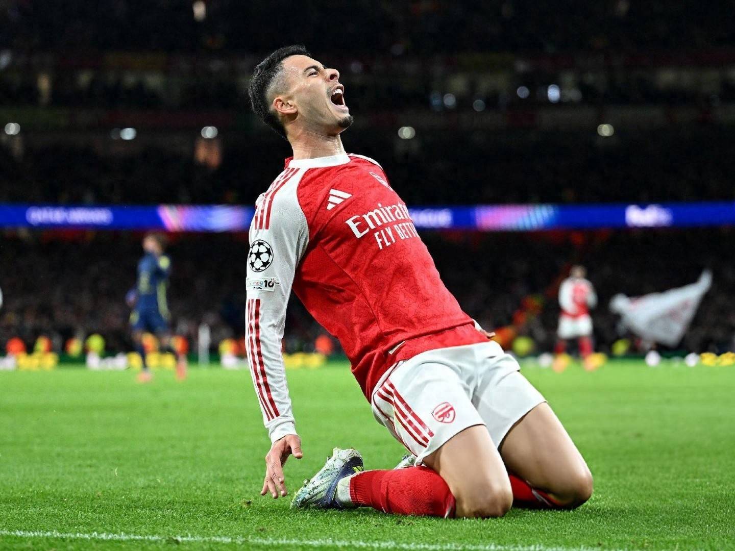 马丁内利三连杀剑指世界杯，阿森纳欧冠9场零封创历史